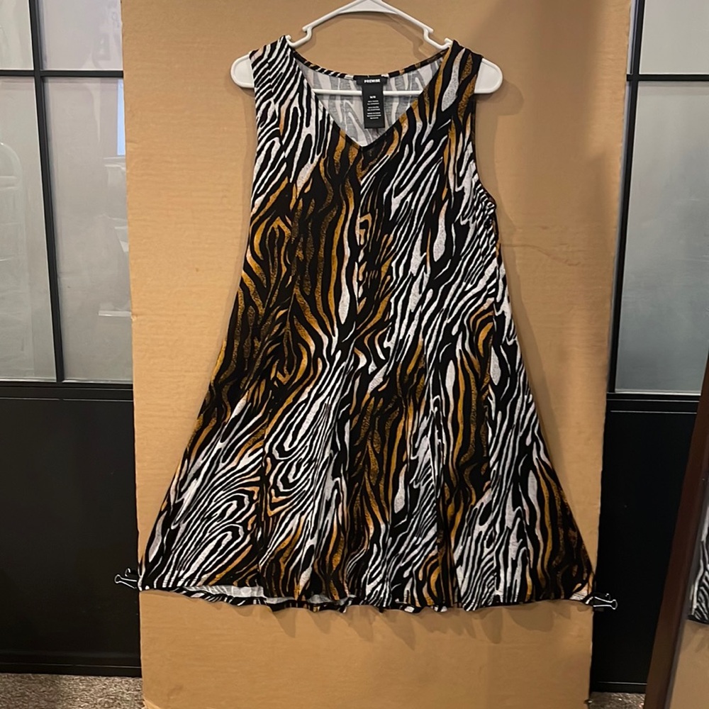Multi color sleeveless dress.